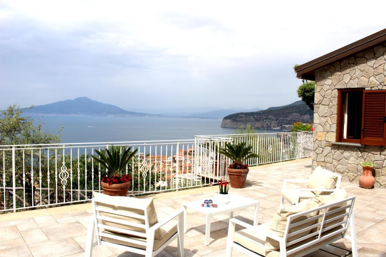 Mirasorrento Villa Luaran gambar