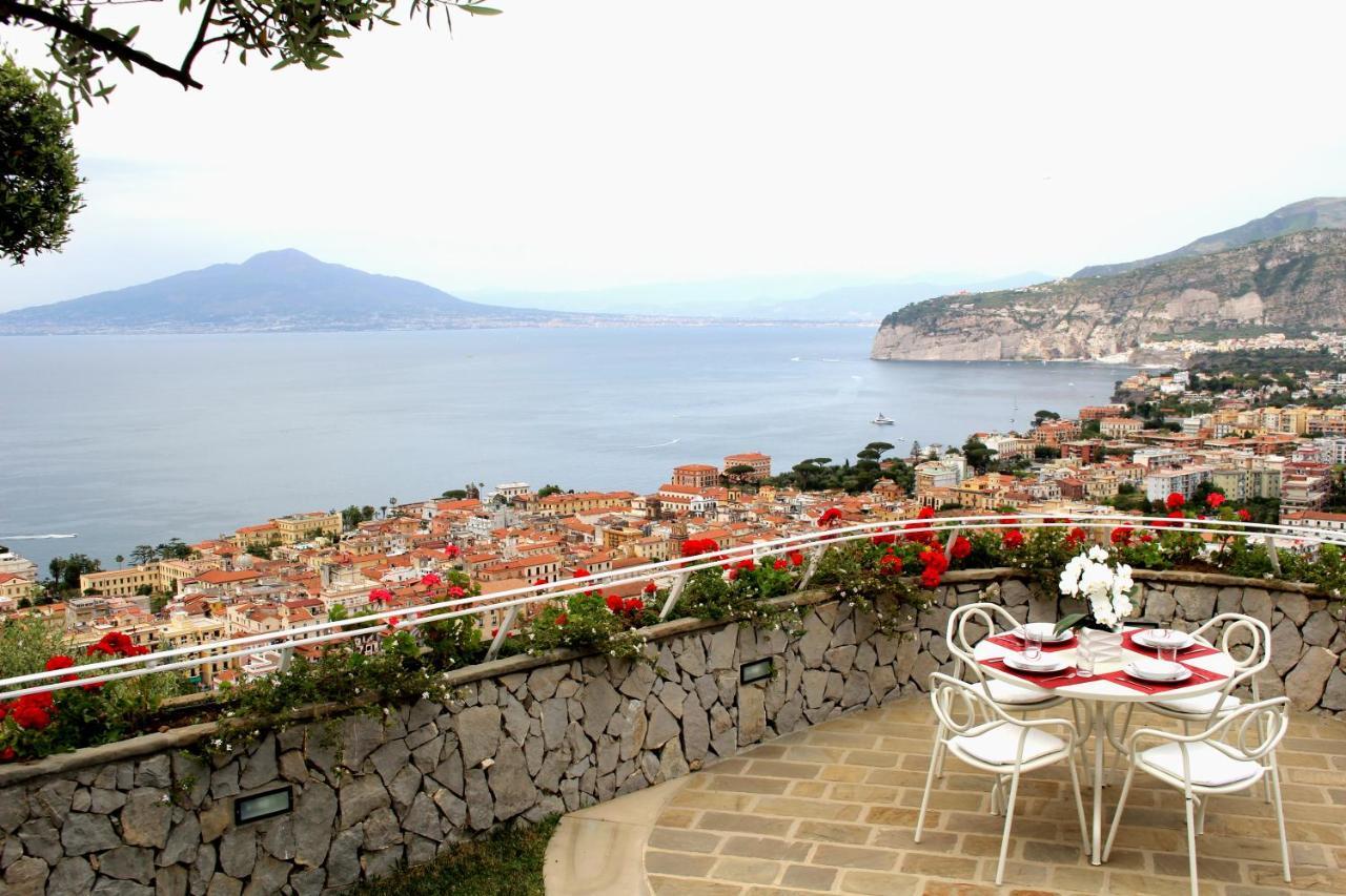 Mirasorrento Villa Luaran gambar
